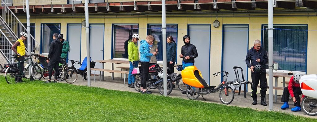 Am Morgen beim Aufbruch nach Übernachten in der Lago Lodge Biel
