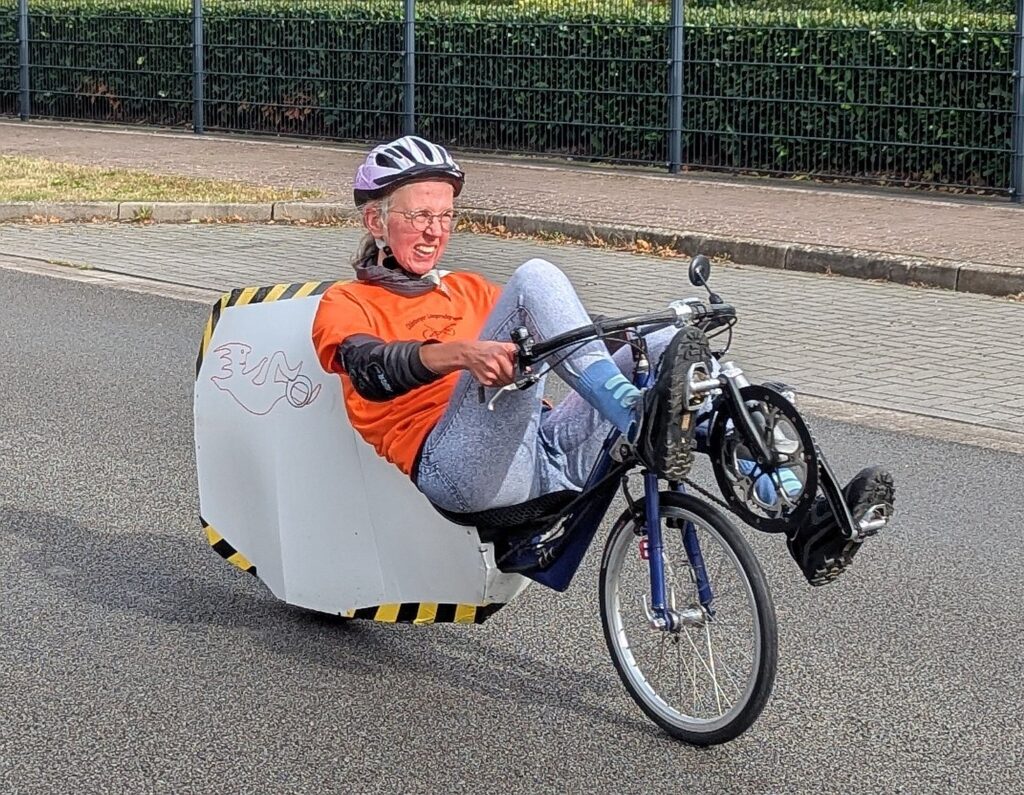 Die Oldenburgerin Hanna Brunkhorst fährt teilverkleidet.