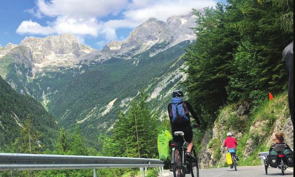 3 Radfahrer unterwegs in Slovenien